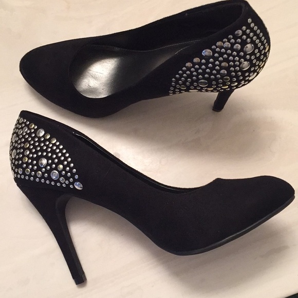 Xappeal Shoes - 💋 XAppeal Black Stud Closed Toe Faux Suede Heels